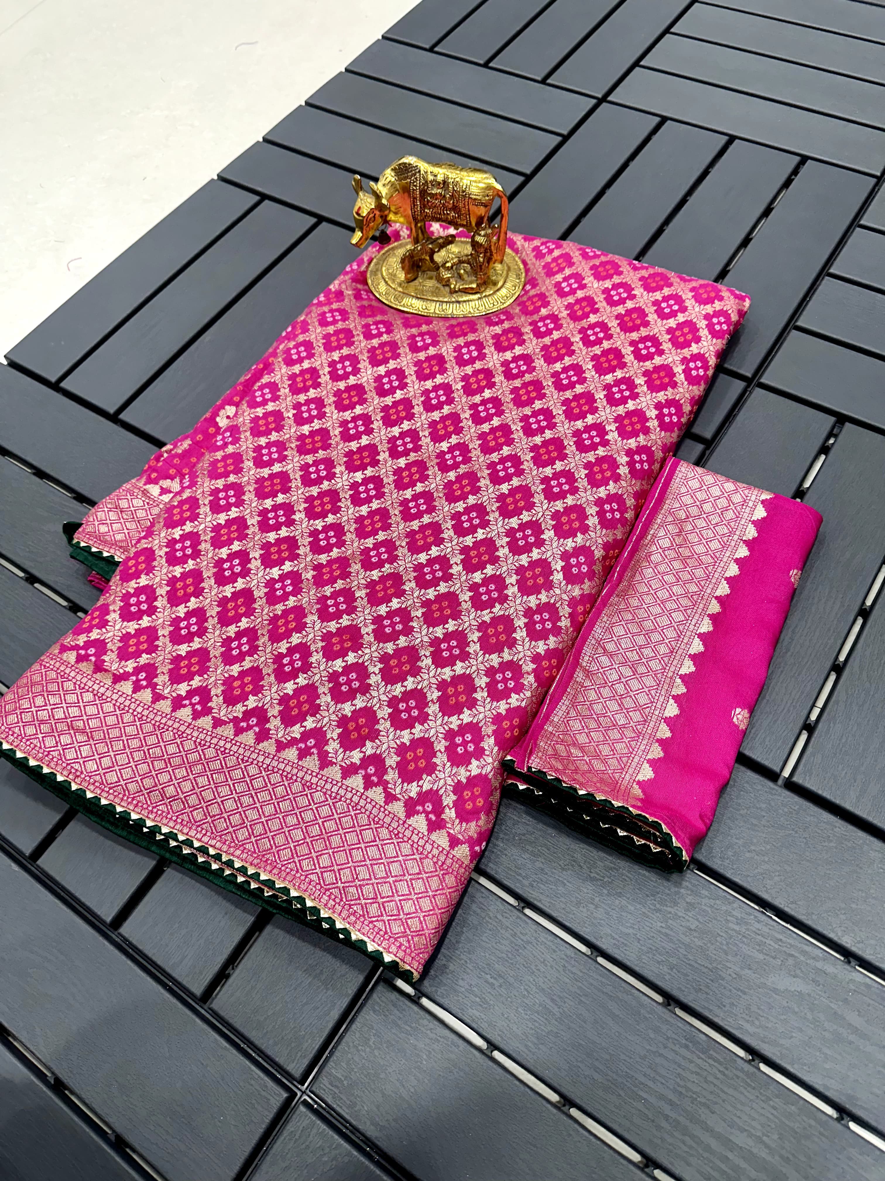 Luxury Pure Kolkata Viscose Weaving Beautiful Ghatchola Zari Weaving in Saree